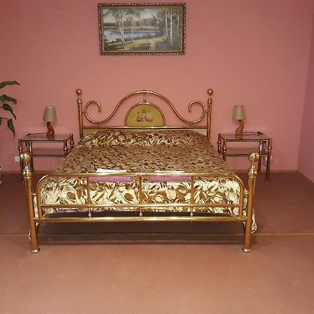Hotel Suvorov Кобрин Экстерьер фото