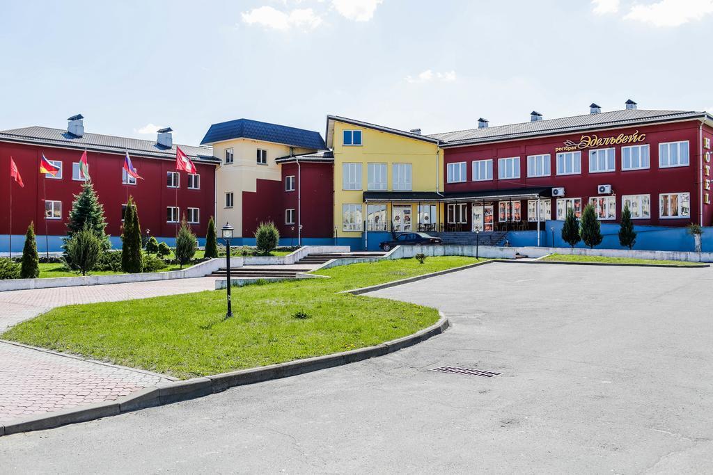 Hotel Suvorov Кобрин Экстерьер фото