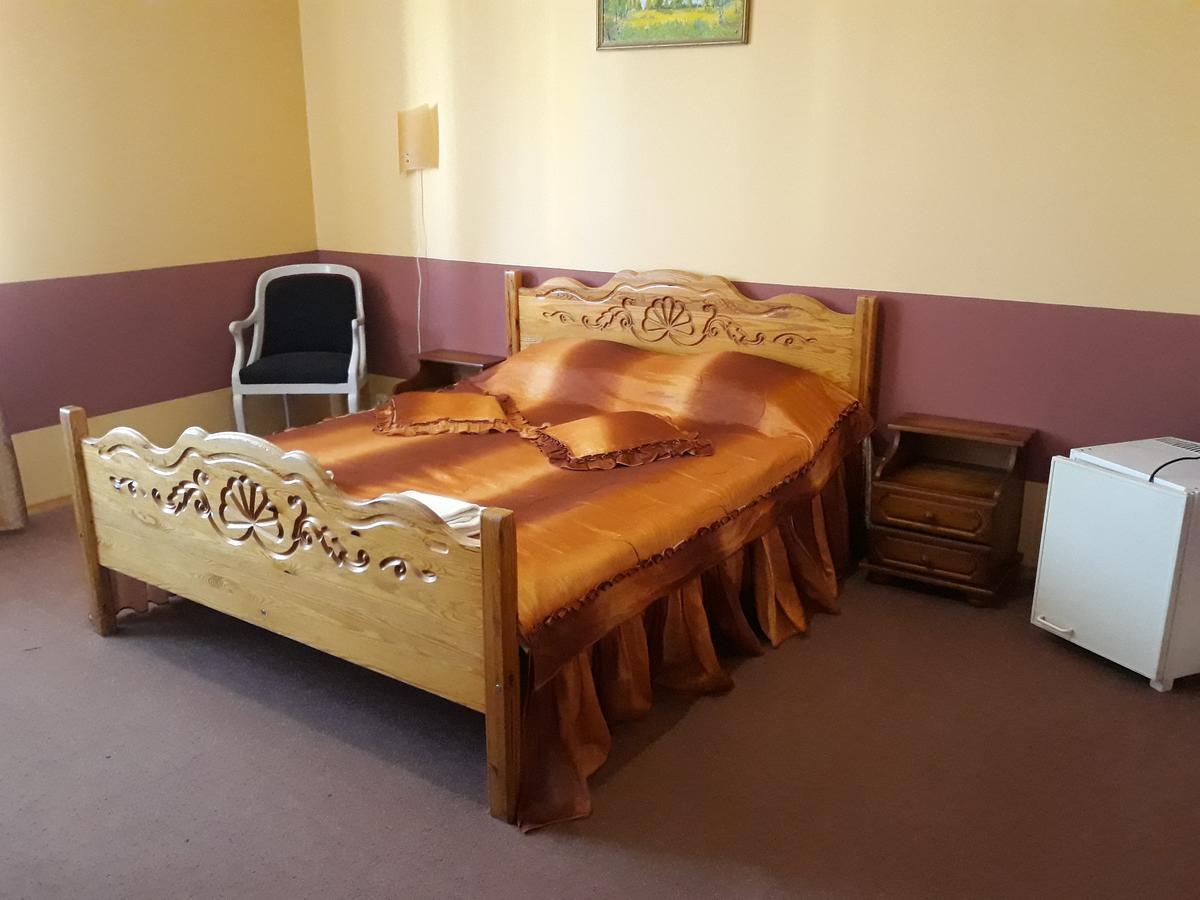 Hotel Suvorov Кобрин Экстерьер фото